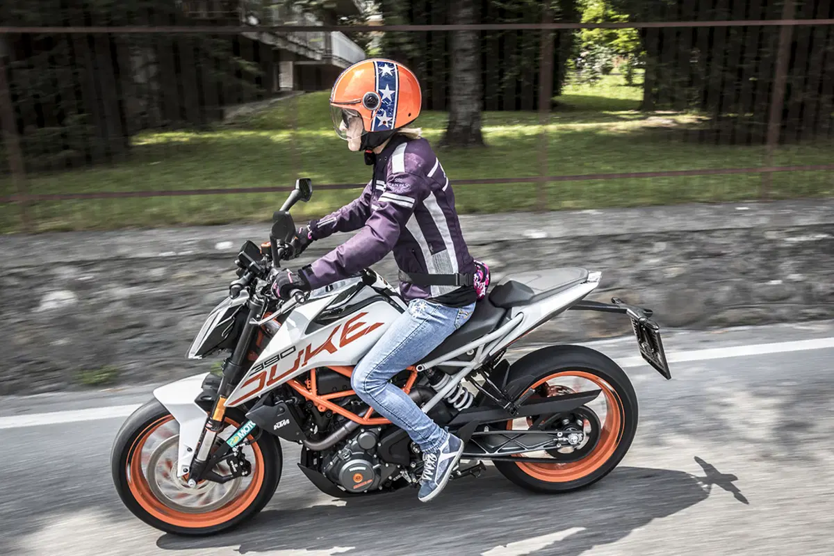 Tester per un giorno sulla KTM Duke 390: la prova delle lettrici!  (72)