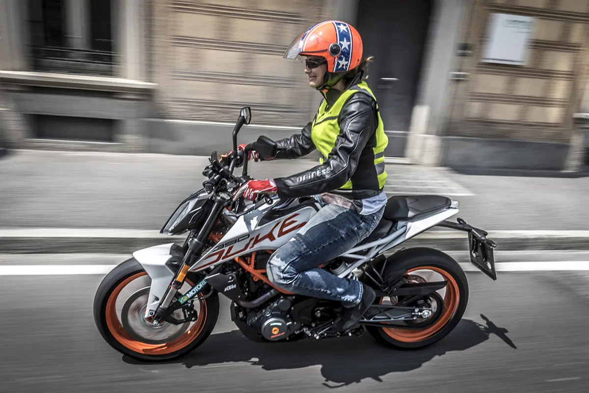 Tester per un giorno sulla KTM Duke 390: la prova delle lettrici!  (75)