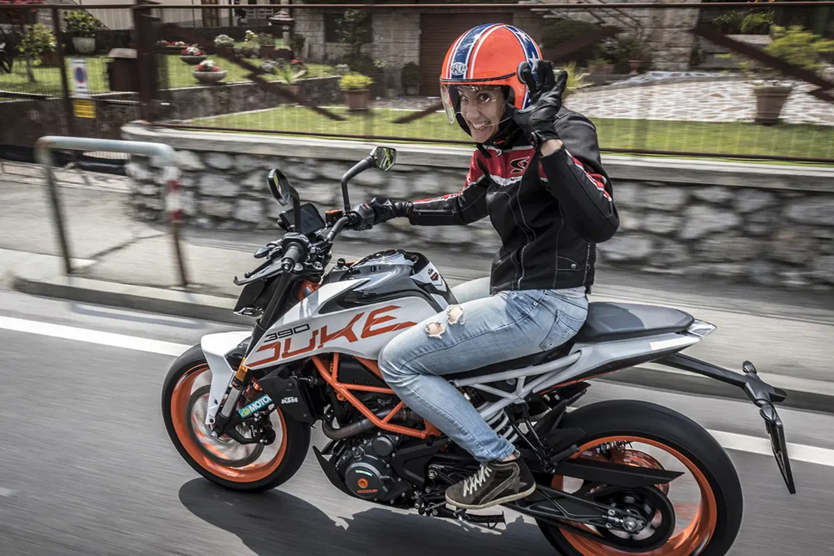 Tester per un giorno sulla KTM Duke 390: la prova delle lettrici!  (80)