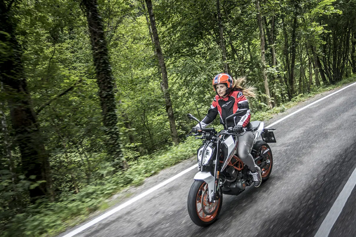 Tester per un giorno sulla KTM Duke 390: la prova delle lettrici!  (81)