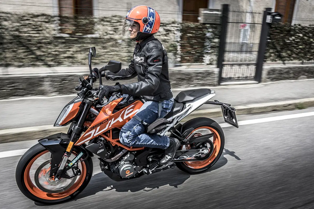 Tester per un giorno sulla KTM Duke 390: la prova delle lettrici!  (83)