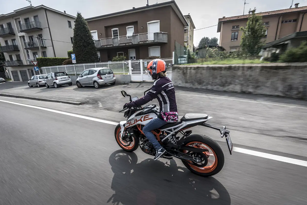Tester per un giorno sulla KTM Duke 390: la prova delle lettrici!  (95)