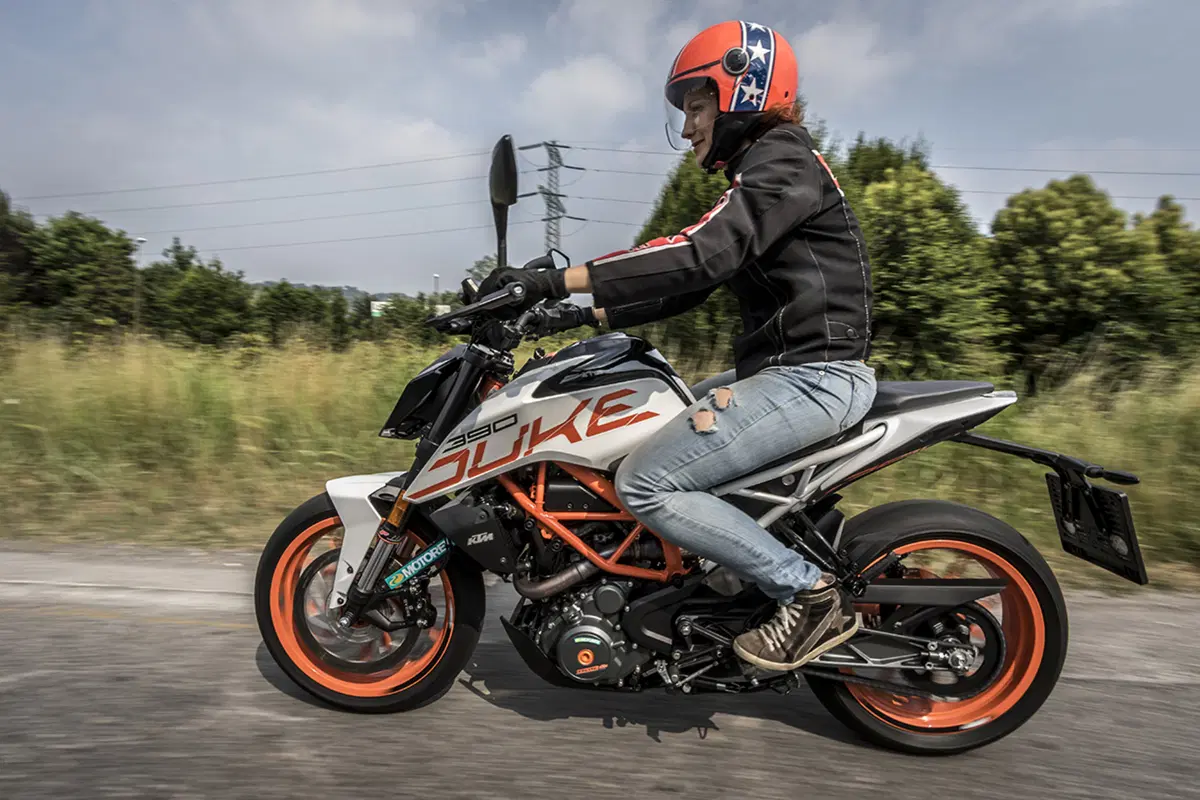 Tester per un giorno sulla KTM Duke 390: la prova delle lettrici!  (98)