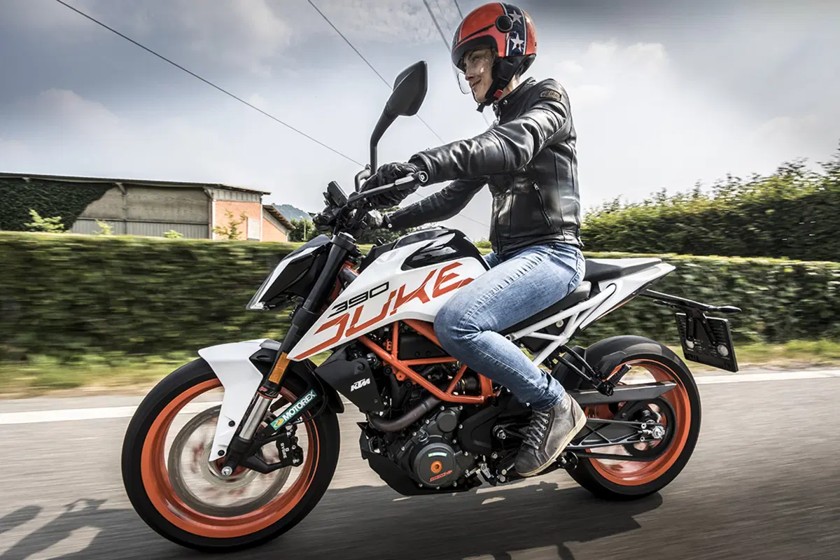 Tester per un giorno sulla KTM Duke 390: la prova delle lettrici!  (99)