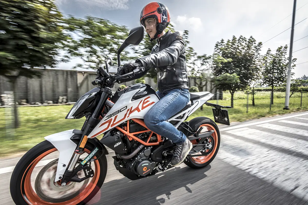 Tester per un giorno sulla KTM Duke 390: la prova delle lettrici!  (104)