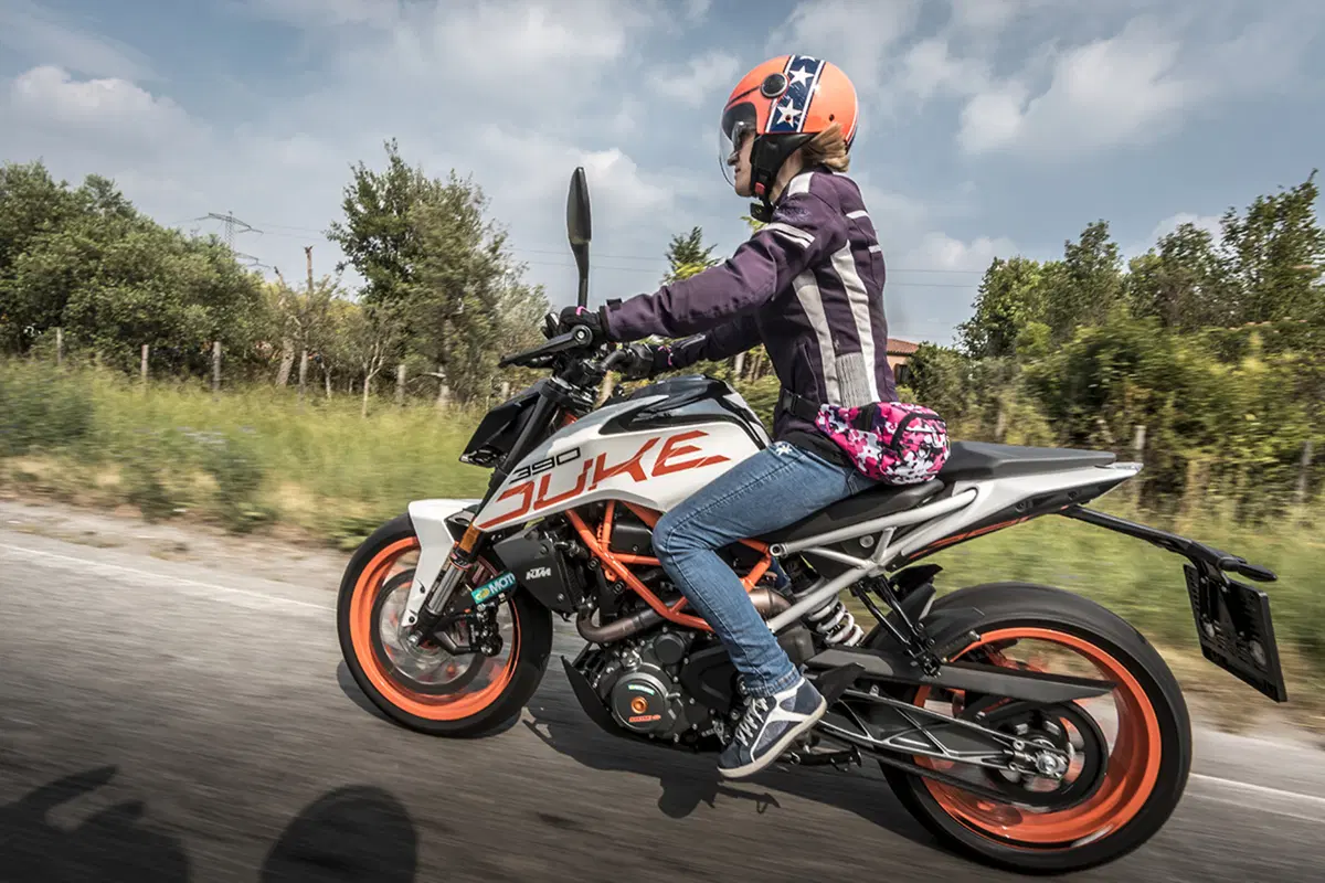 Tester per un giorno sulla KTM Duke 390: la prova delle lettrici!  (105)