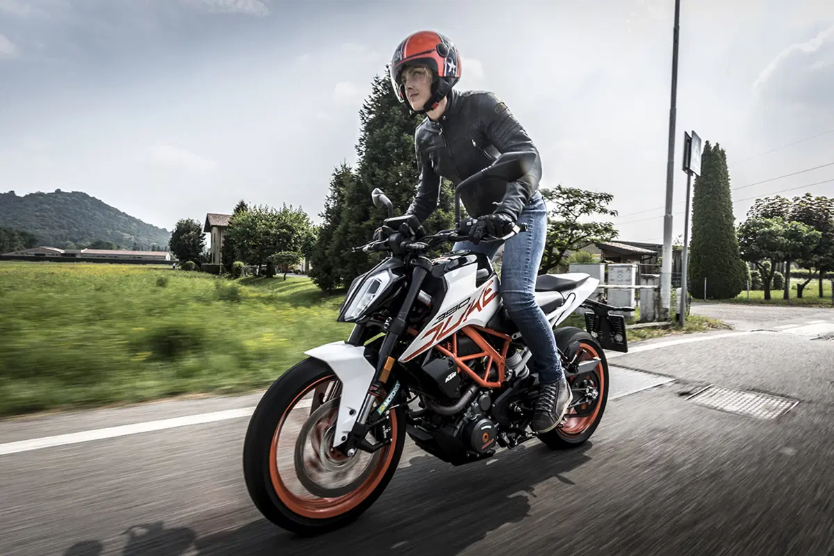 Tester per un giorno sulla KTM Duke 390: la prova delle lettrici!  (107)