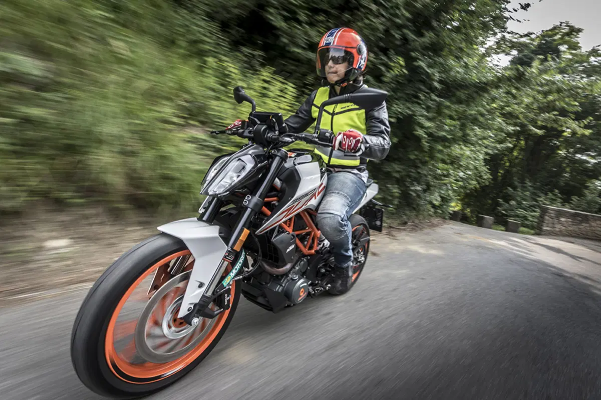 Tester per un giorno sulla KTM Duke 390: la prova delle lettrici!  (108)