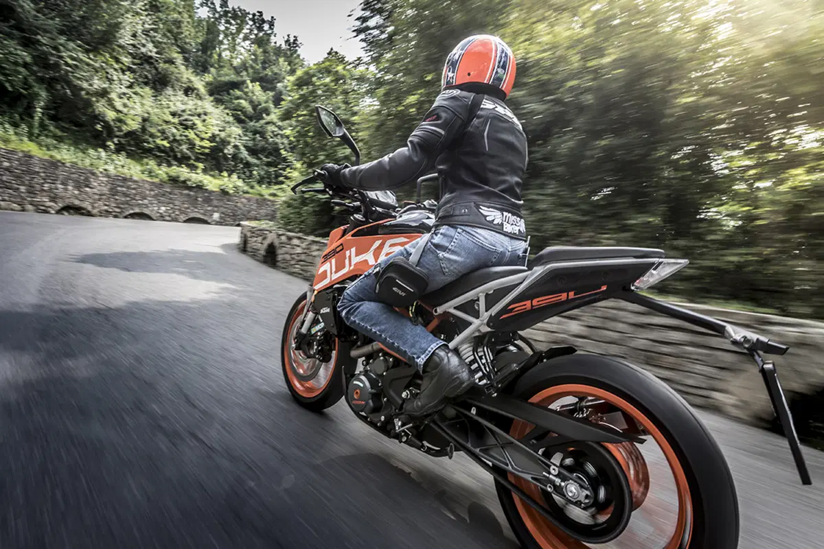 Tester per un giorno sulla KTM Duke 390: la prova delle lettrici!  (109)