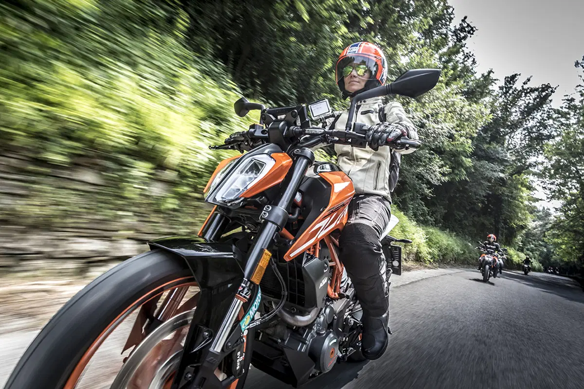 Tester per un giorno sulla KTM Duke 390: la prova delle lettrici!  (118)