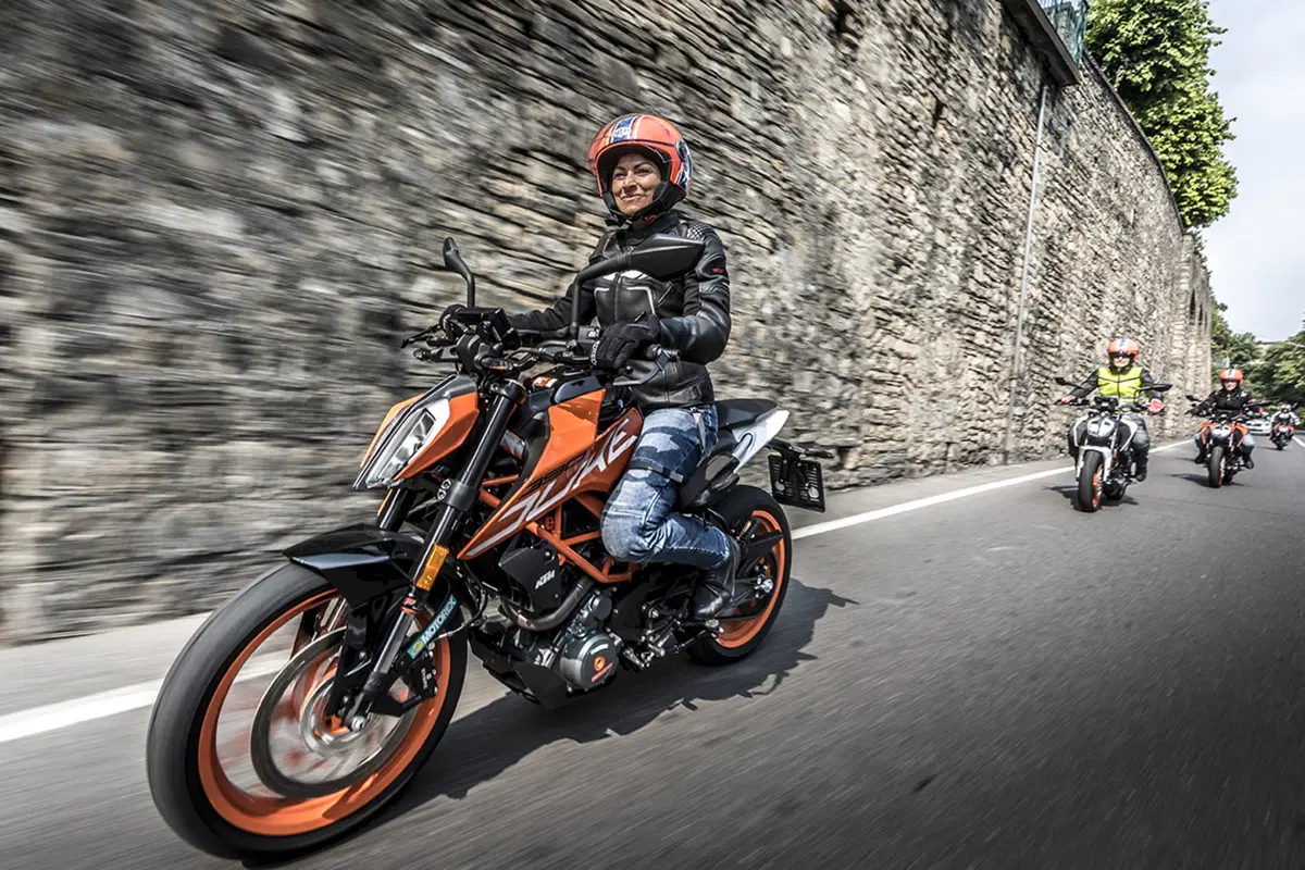 Tester per un giorno sulla KTM Duke 390: la prova delle lettrici!  (122)