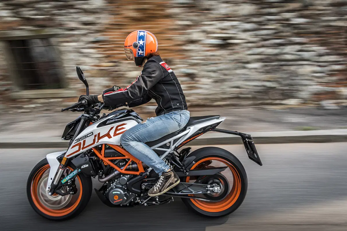 Tester per un giorno sulla KTM Duke 390: la prova delle lettrici!  (123)