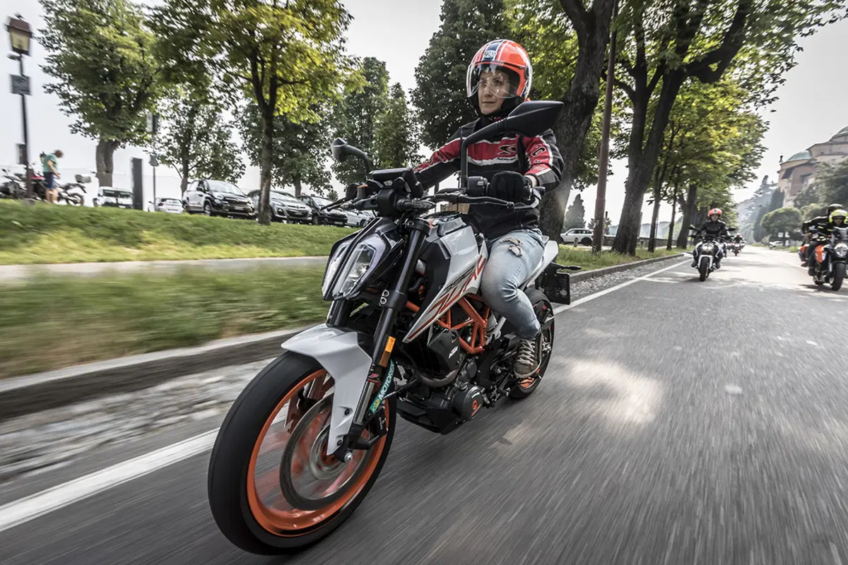 Tester per un giorno sulla KTM Duke 390: la prova delle lettrici!  (124)