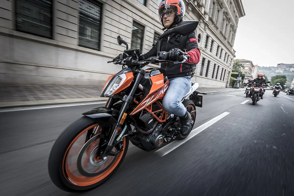 Tester per un giorno sulla KTM Duke 390: la prova delle lettrici!  (126)