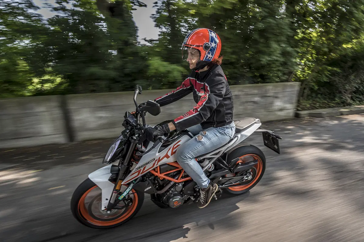 Tester per un giorno sulla KTM Duke 390: la prova delle lettrici!  (133)