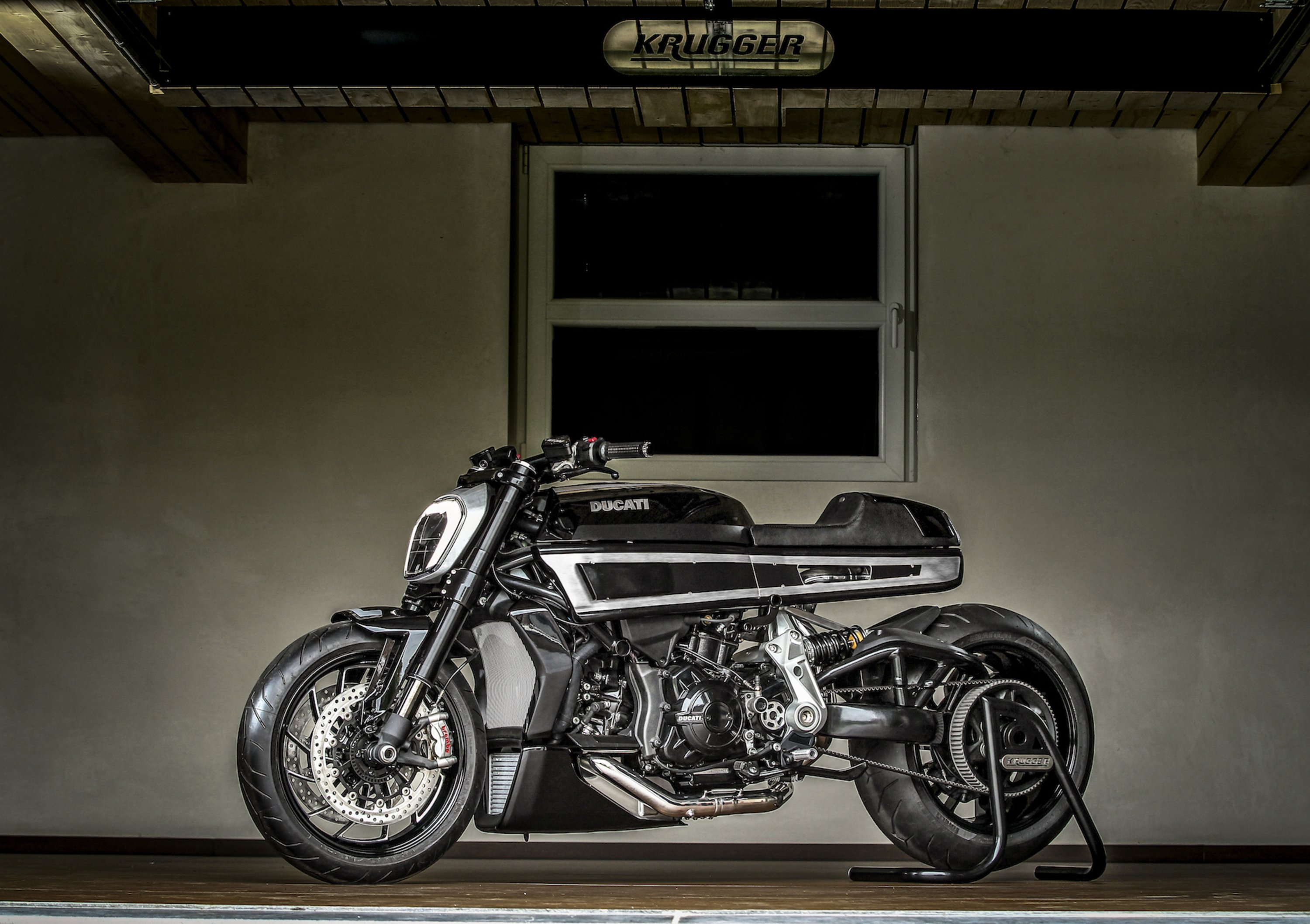 Krugger Thiverval, special su base Ducati XDiavel 