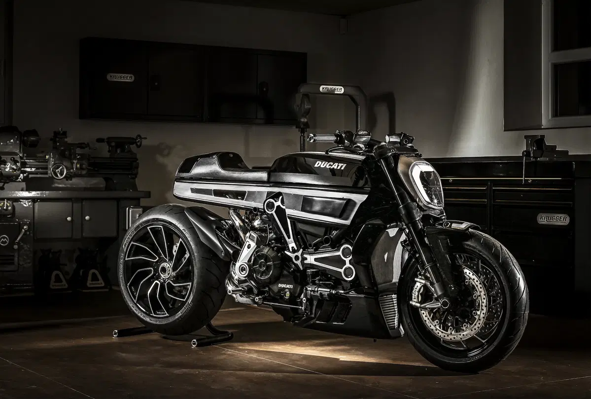 Krugger Thiverval, special su base Ducati XDiavel  (10)