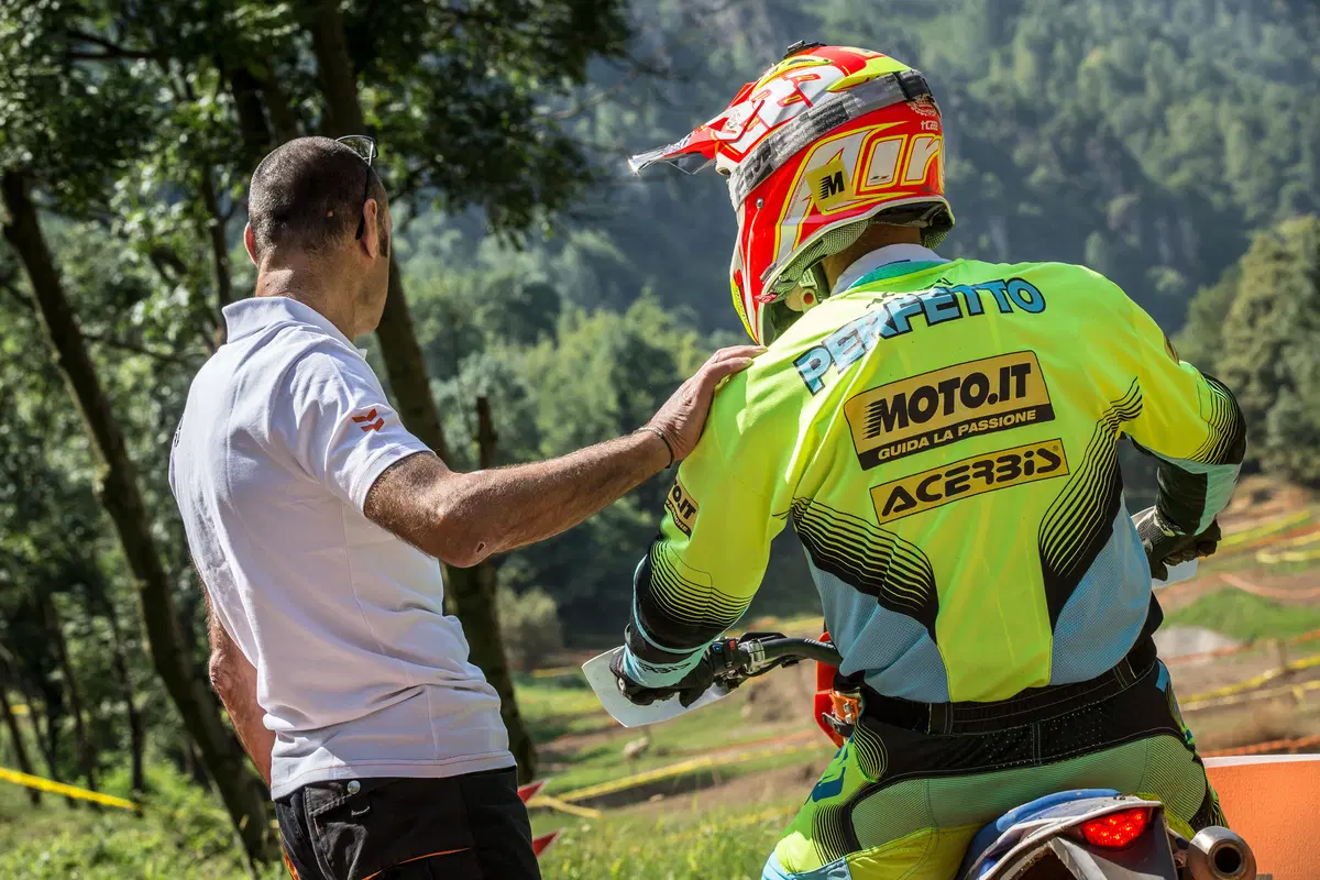 KTM EXC 250/300 TPI 2018: tutorial e test delle 2 tempi a iniezione  (3)