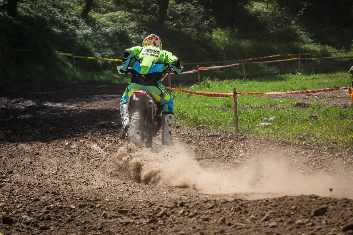 KTM EXC 250/300 TPI 2018: tutorial e test delle 2 tempi a iniezione  (10)