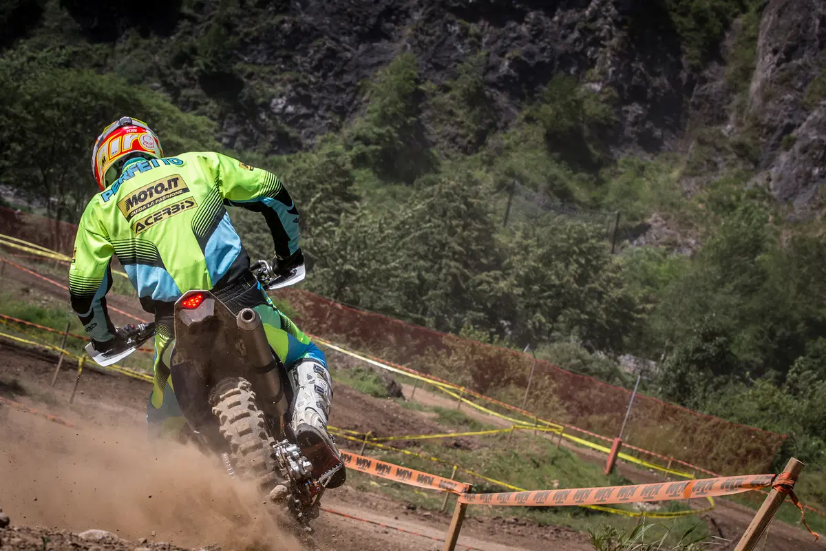 KTM EXC 250/300 TPI 2018: tutorial e test delle 2 tempi a iniezione  (13)