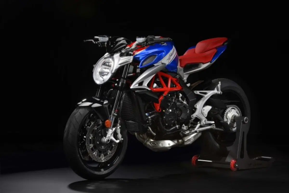 MV Agusta Brutale 800 America Special Edition (5)