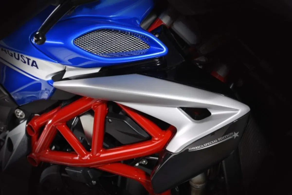 MV Agusta Brutale 800 America Special Edition (11)