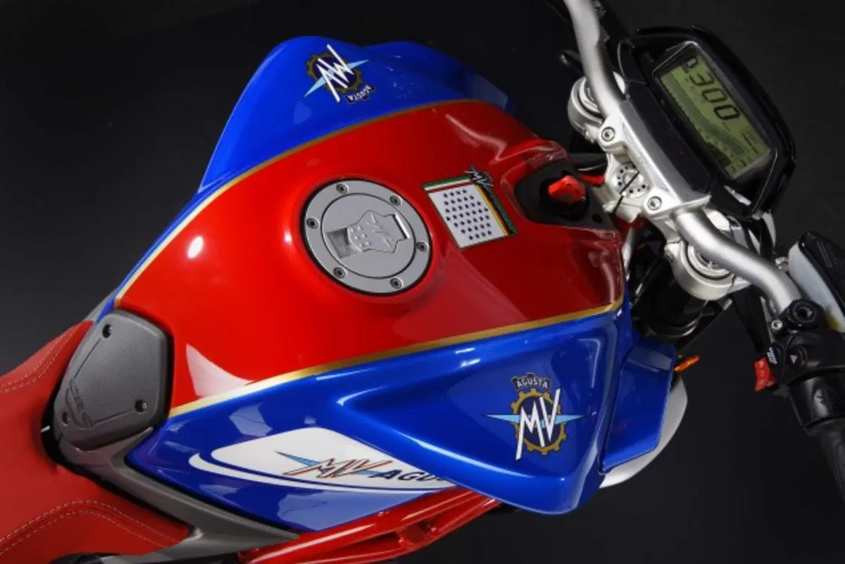 MV Agusta Brutale 800 America Special Edition (8)