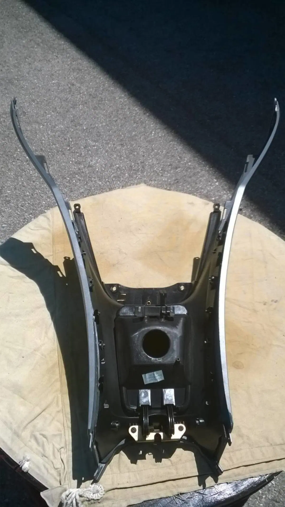 Piaggio MP3 Scocca Pedana (3)