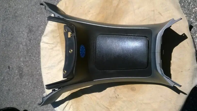 Piaggio MP3 Scocca Pedana (4)