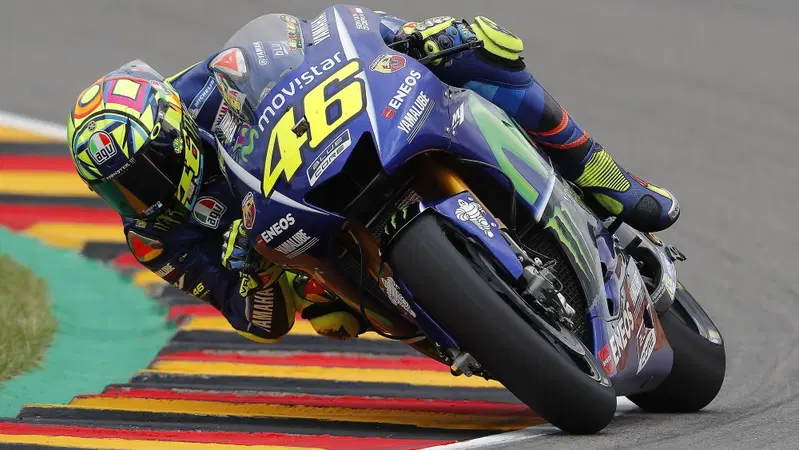 MotoGP 2017. Rossi: "Spero che domani sia una gara sull'asciutto"