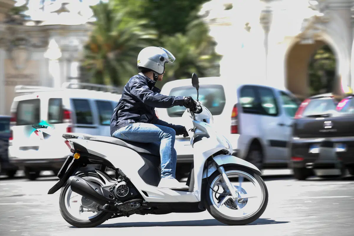Honda Vision 110 2017: Il mezzo ideale per la giungla urbana (16)