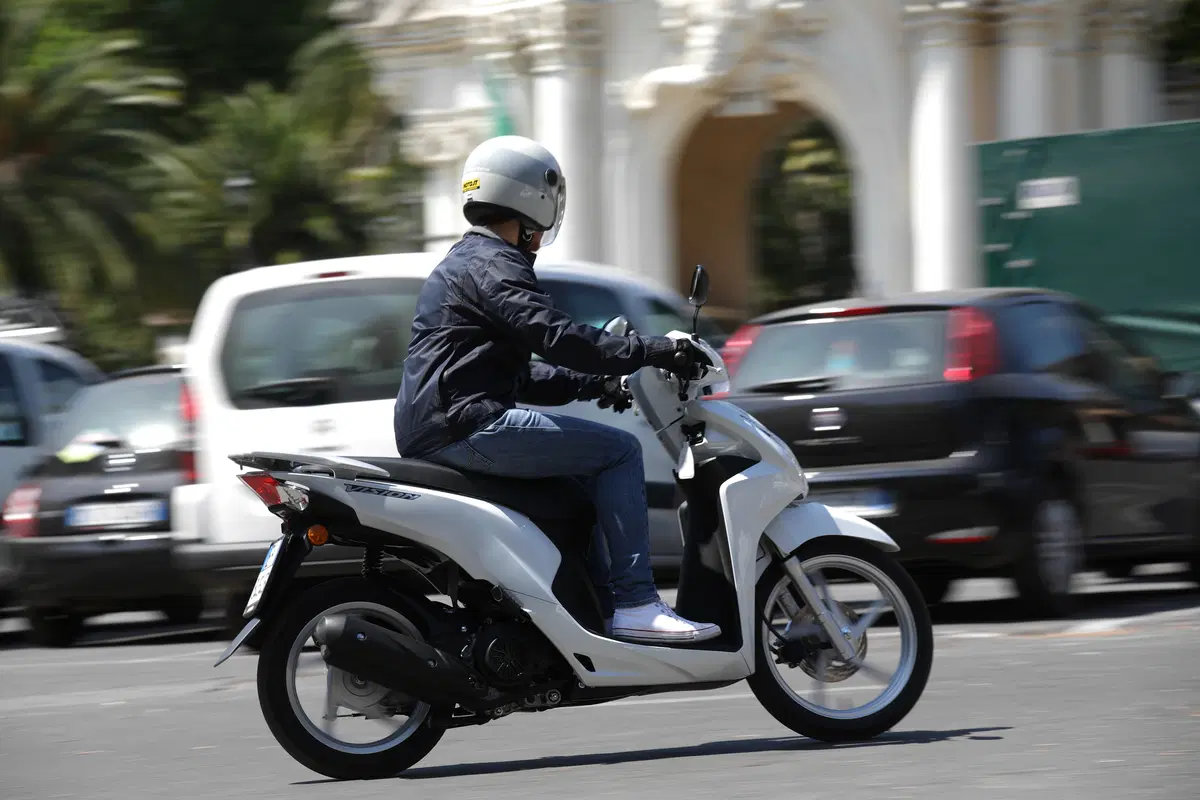 Honda Vision 110 2017: Il mezzo ideale per la giungla urbana (17)