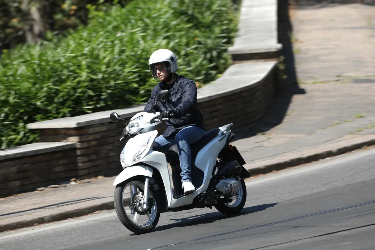 Honda Vision 110 2017: Il mezzo ideale per la giungla urbana (24)