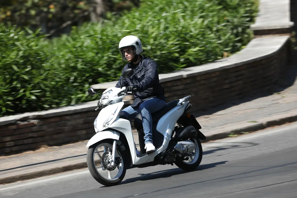 Honda Vision 110 2017: Il mezzo ideale per la giungla urbana (26)