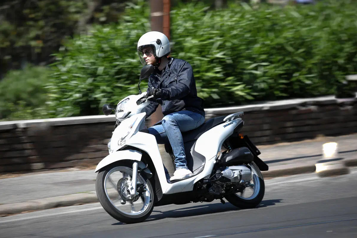 Honda Vision 110 2017: Il mezzo ideale per la giungla urbana (27)