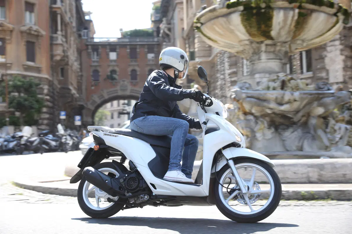 Honda Vision 110 2017: Il mezzo ideale per la giungla urbana (33)