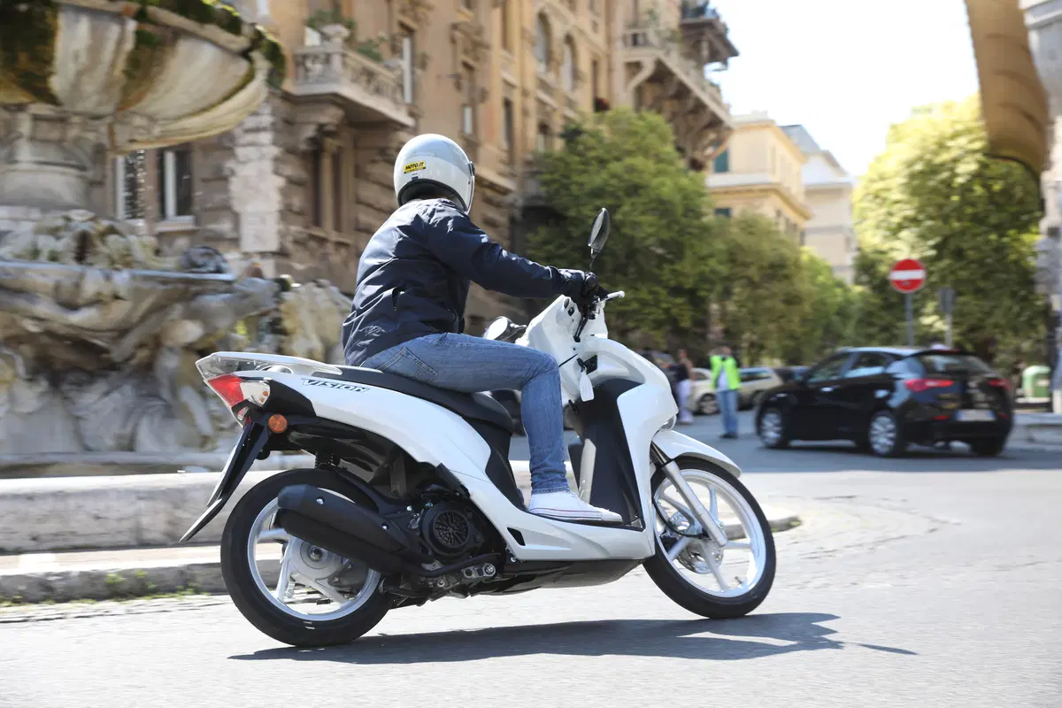 Honda Vision 110 2017: Il mezzo ideale per la giungla urbana (34)