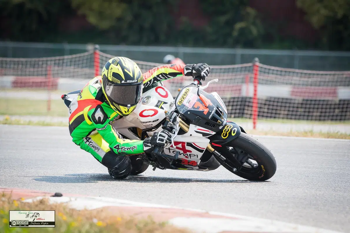 Terza gara del CNV. Finalmente Moto.it sul podio, sotto l'acqua! (3)