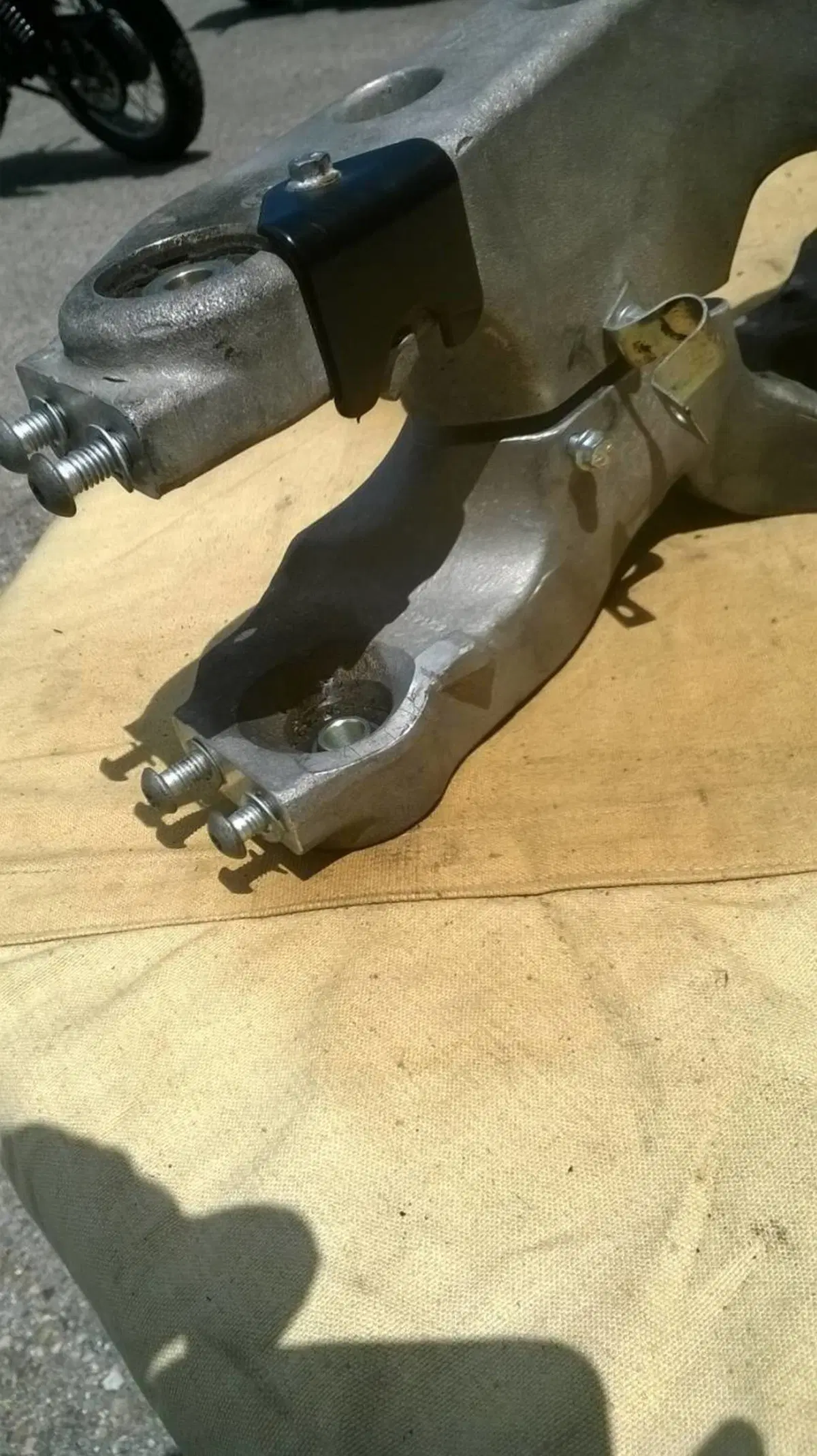 Piastra Sup Forcella MP3 Piaggio (4)