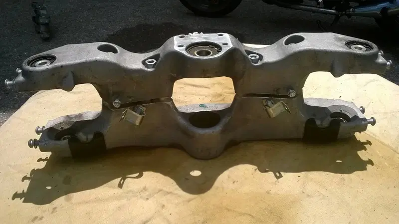 Piastra Sup Forcella MP3 Piaggio (12)