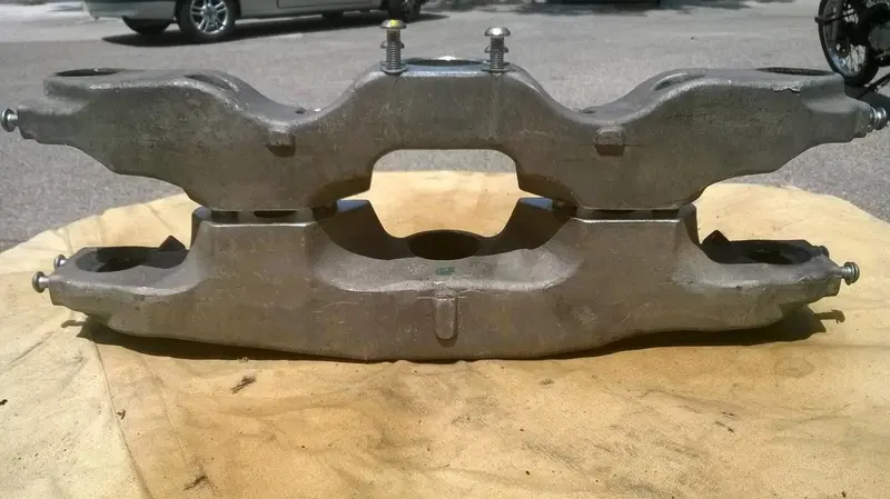 Piastra Inf Forcella MP3 Piaggio (7)