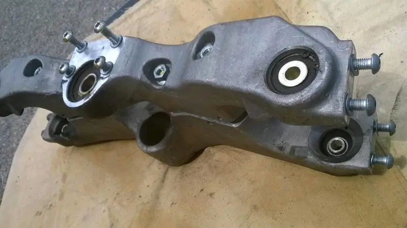 Piastra Inf Forcella MP3 Piaggio (11)
