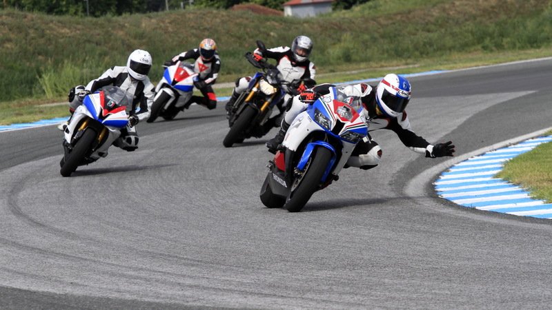 LifeMotorcycle: tour and racetrack experience
