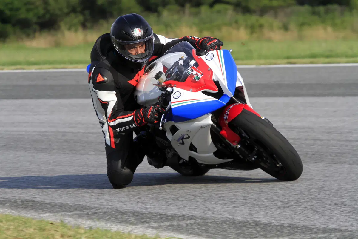 LifeMotorcycle: tour and racetrack experience