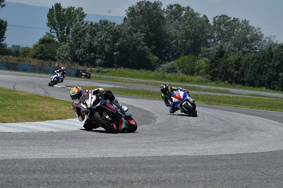 LifeMotorcycle: tour and racetrack experience (8)