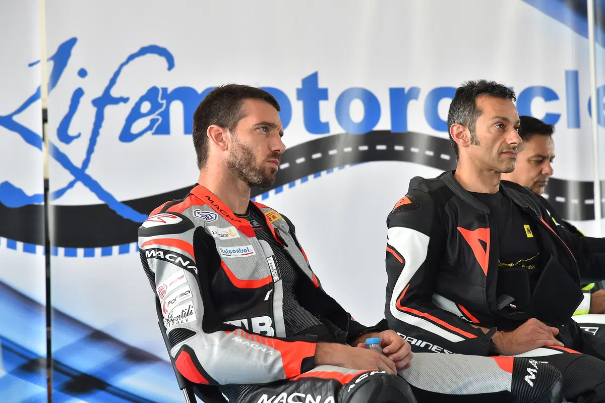 LifeMotorcycle: tour and racetrack experience (7)