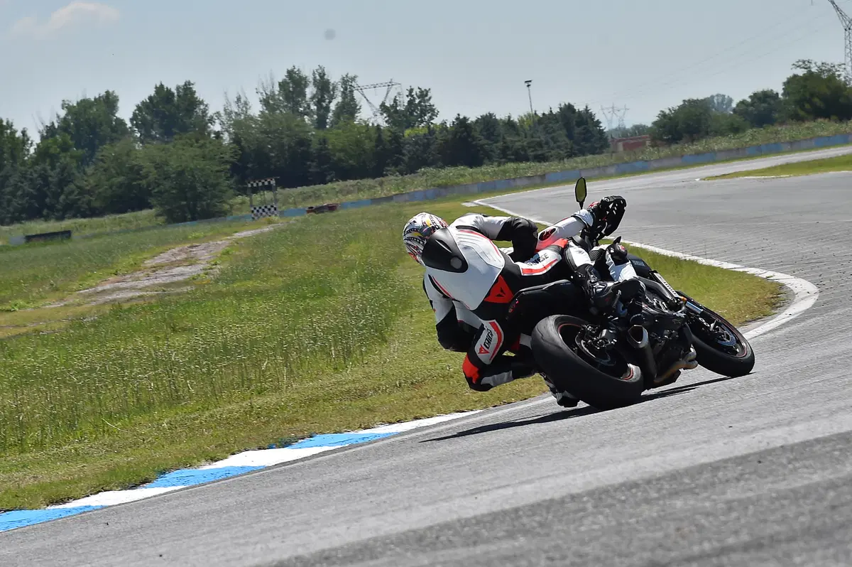 LifeMotorcycle: tour and racetrack experience (9)