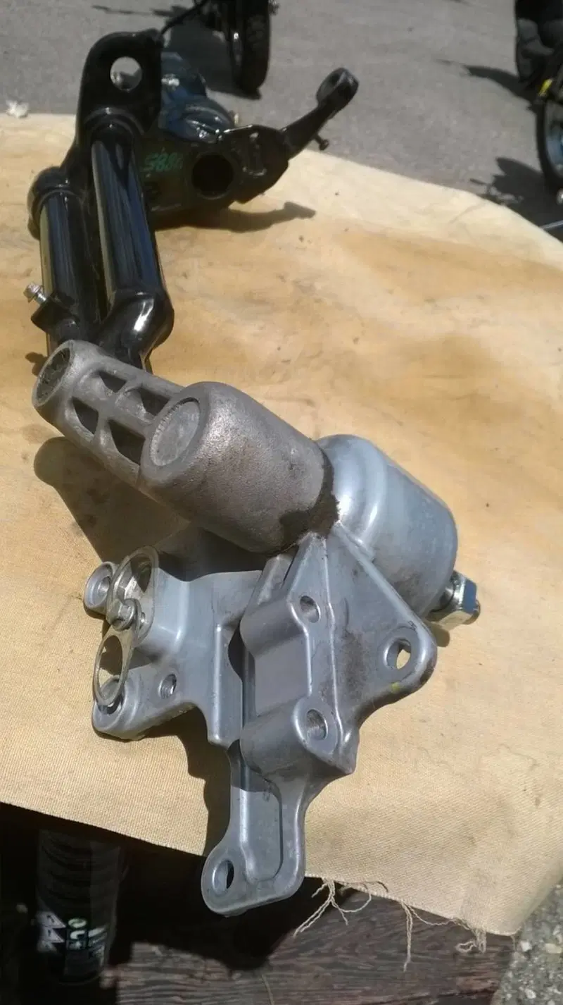 Forcella Sinistra MP3 250 Piaggio (3)
