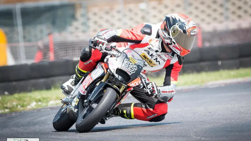 Terza gara del CNV. Finalmente Moto.it sul podio, sotto l'acqua!