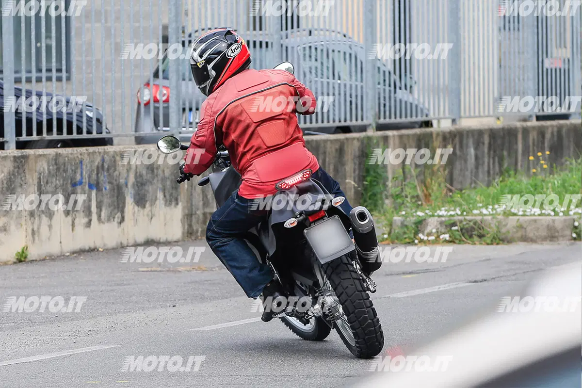 Yamaha Ténéré 700: il Concept T7 è realtà! Prime foto (8)